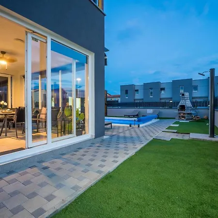 Lana * Привлака