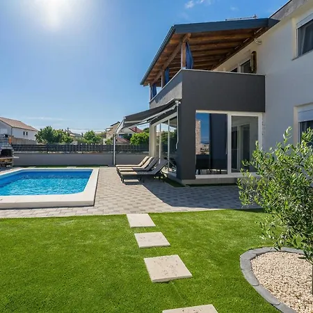 Villa Lana *