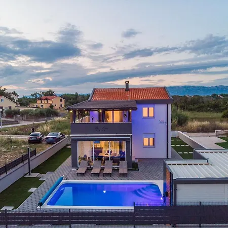 Lana Vila Privlaka (Zadar)