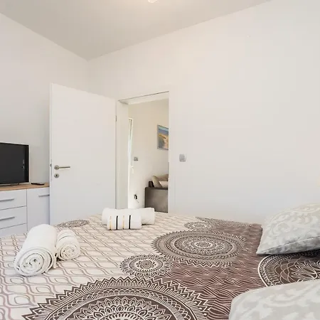 Lana * Privlaka (Zadar)